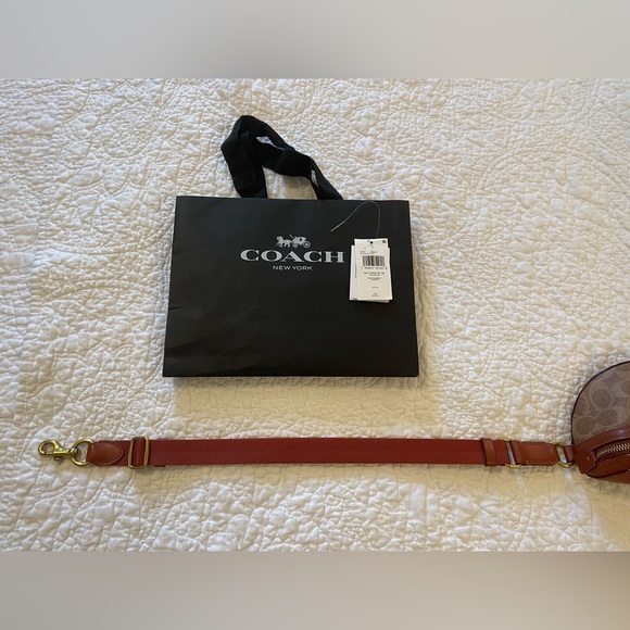 Signature Coach Bethany Belt Bag in Tan/Rust in EUC - Picture 7 of 15